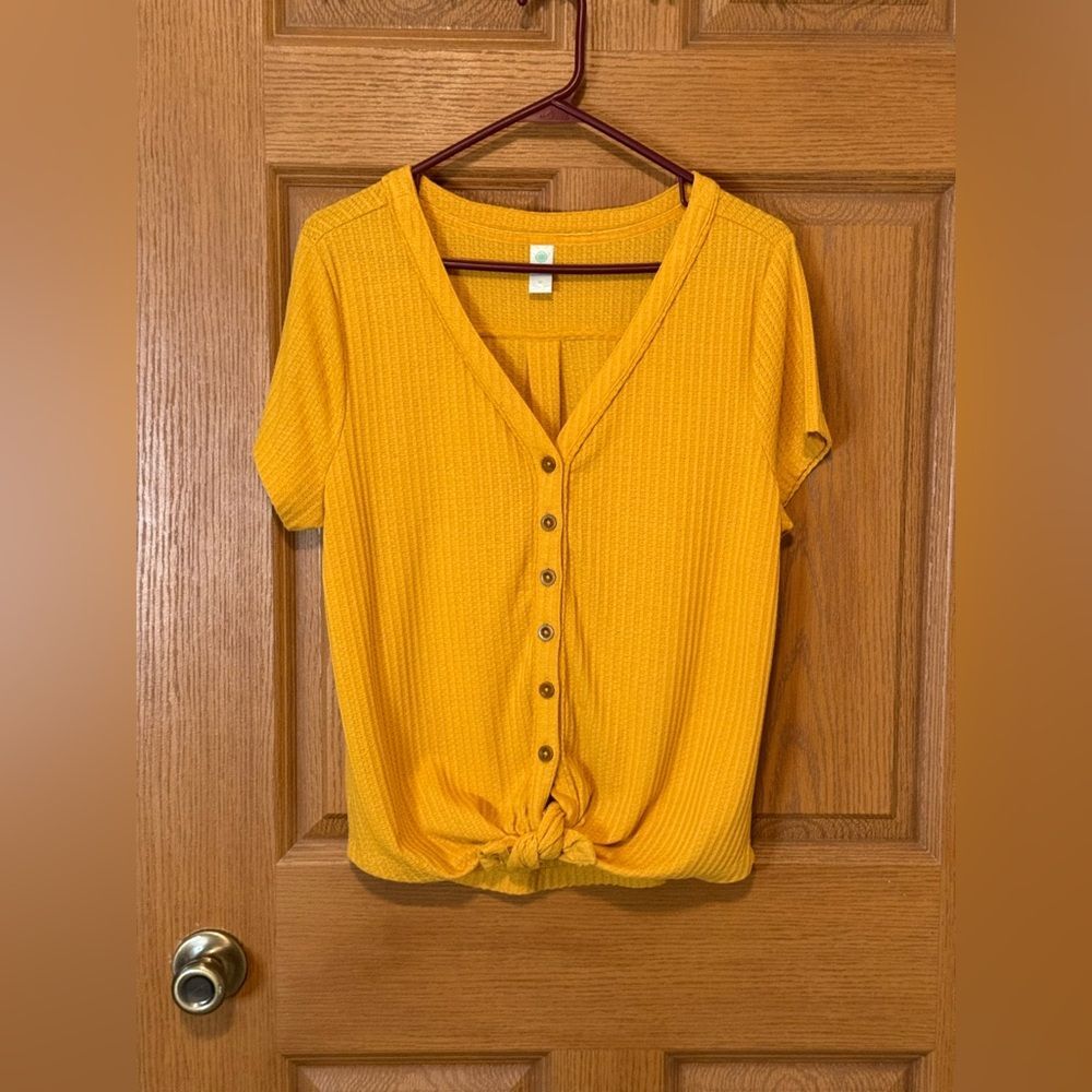 Aventura Women’s Tie Knot Button Down Short Sleeve Shirt Size Medium